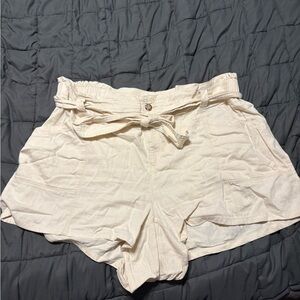 Old Navy Women's Cream Shorts